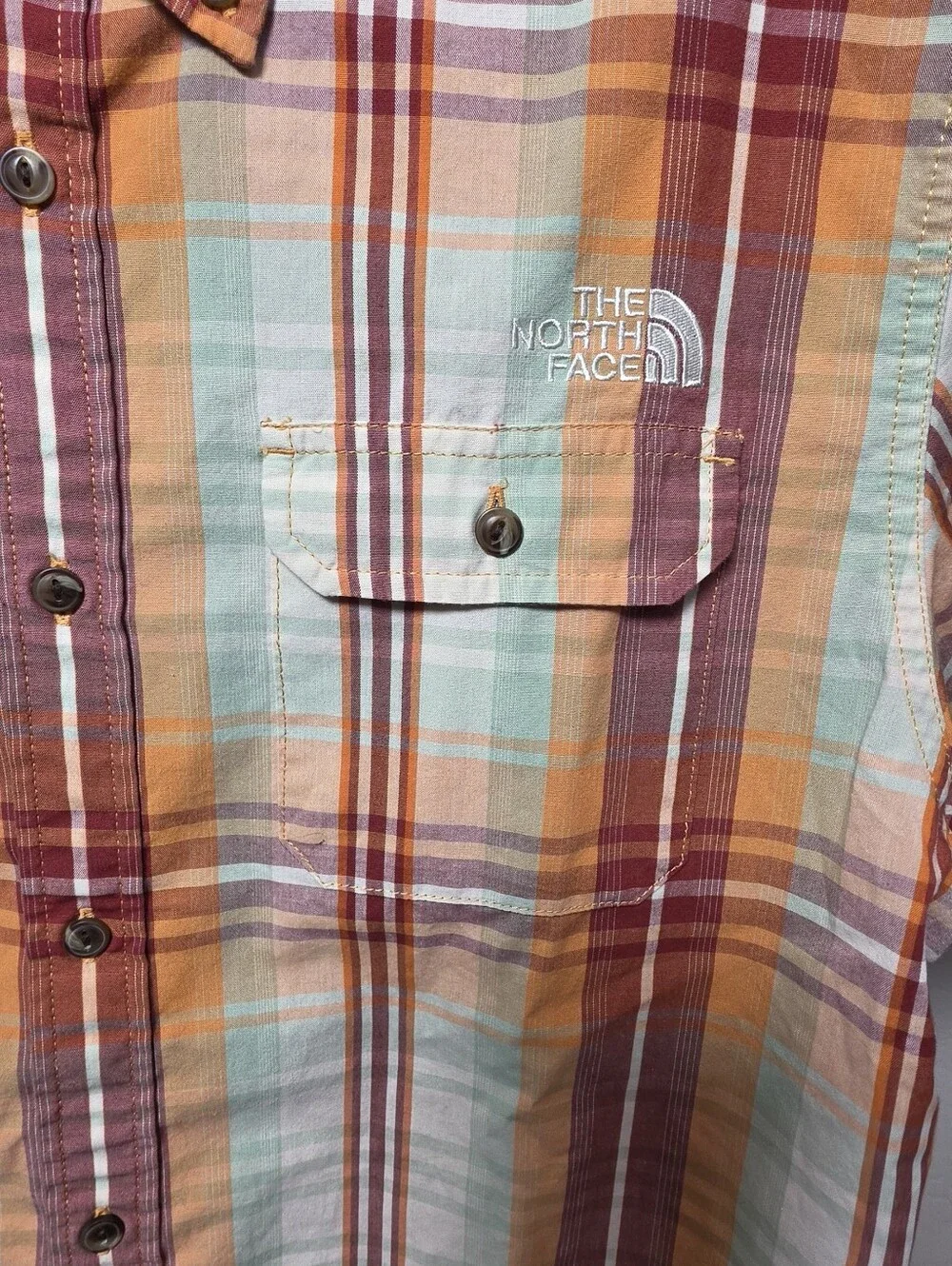 Men's short-sleeve outdoor hiking button-down shirt from The North Face.